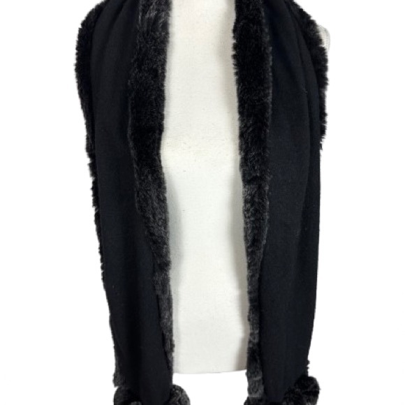 Black Cashmere and Rabbit Fur Scarf - Picture 2 of 5